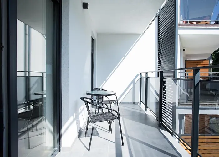 Homestay 2 Apartment With Parking