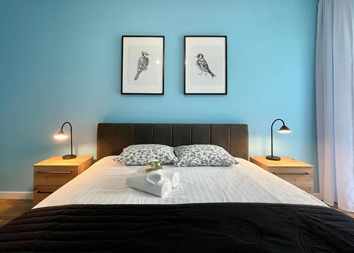 Homestay 2 Apartment With Parking