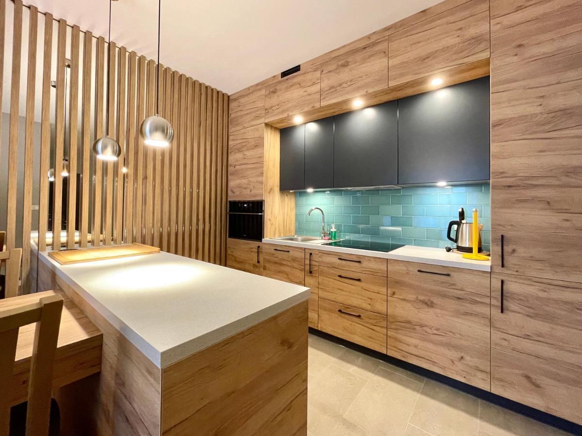 2 With Parking Apartment *
